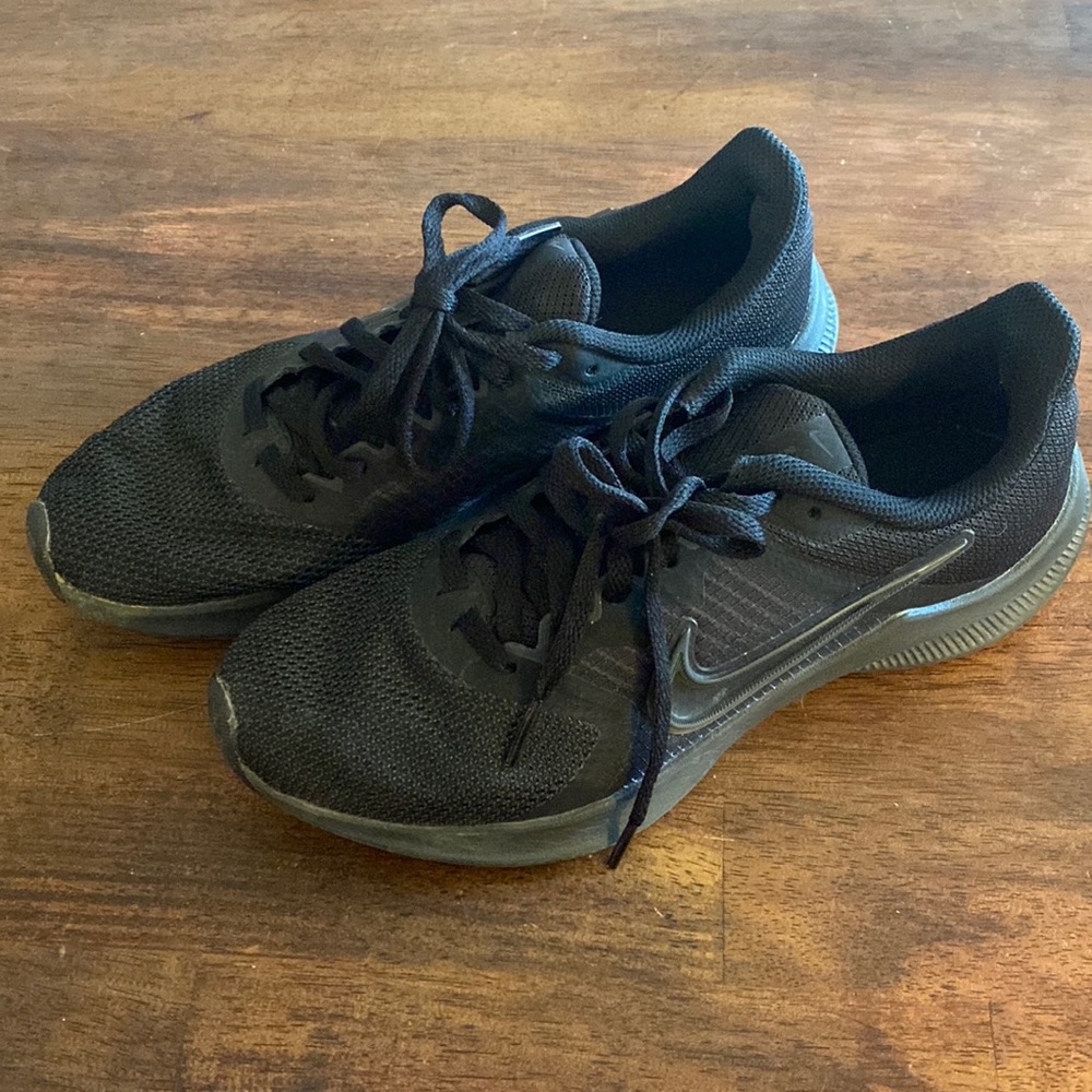 Nike Tennis Shoes
